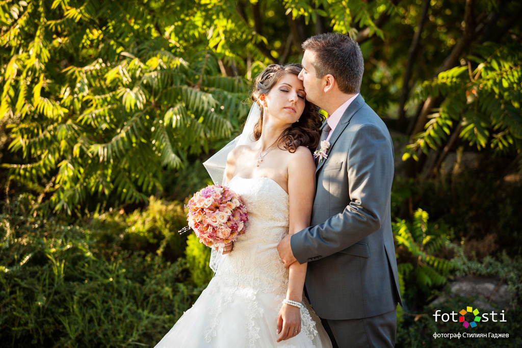 https://www.fotosti.com/Златина%20и%20Иван